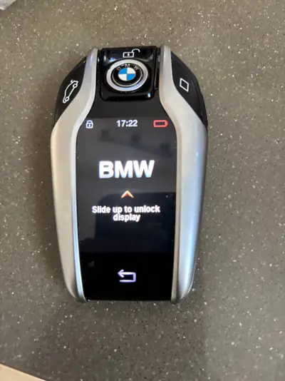 BMW 540i xDrive Sport Line — Break premium 340 ch, tires neuves et sans sinistre — fianco