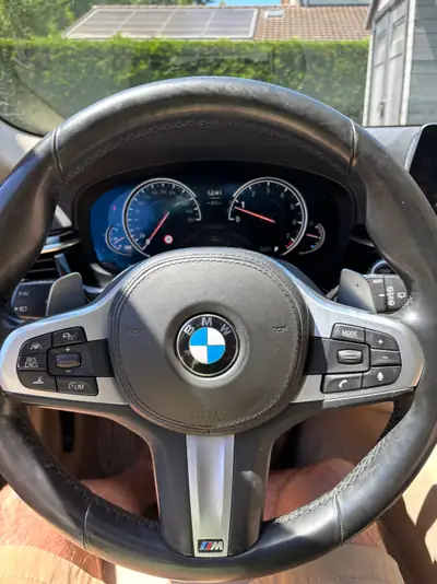 BMW 540i xDrive Sport Line — Break premium 340 ch, tires neuves et sans sinistre — cruscotto
