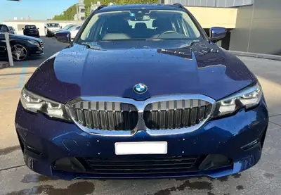 BMW 330d Touring Steptronic Individual — Break diesel performant, kilométrage ultra-faible — vue extérieure