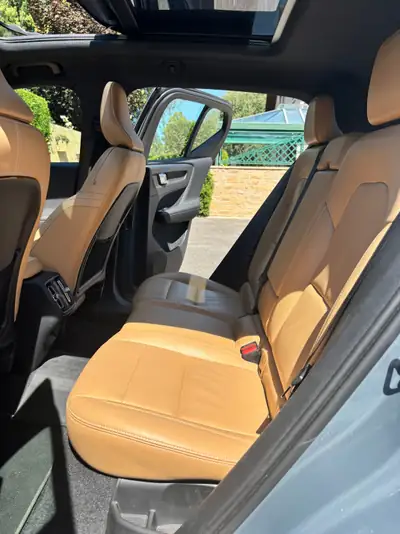 Volvo XC40 1.5 T3 Momentum — SUV compact fiable, 110'000 km, sans accident — Miniatura 7