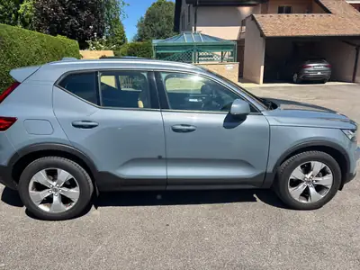 Volvo XC40 1.5 T3 Momentum — SUV compact fiable, 110'000 km, sans accident — Miniatura 10