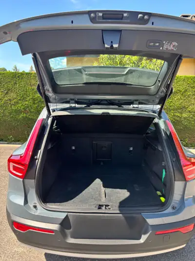 Volvo XC40 1.5 T3 Momentum — SUV compact fiable, 110'000 km, sans accident — Miniatura 11