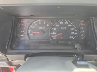 Toyota Land Cruiser 4.2 D HZJ 71 — Légende du tout-terrain, fiabilité inébranlable — détail