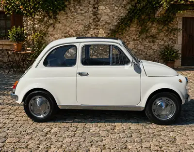 Fiat 500F 1970 — Icône vintage restaurée, style Francis Lombardi intemporel — côté