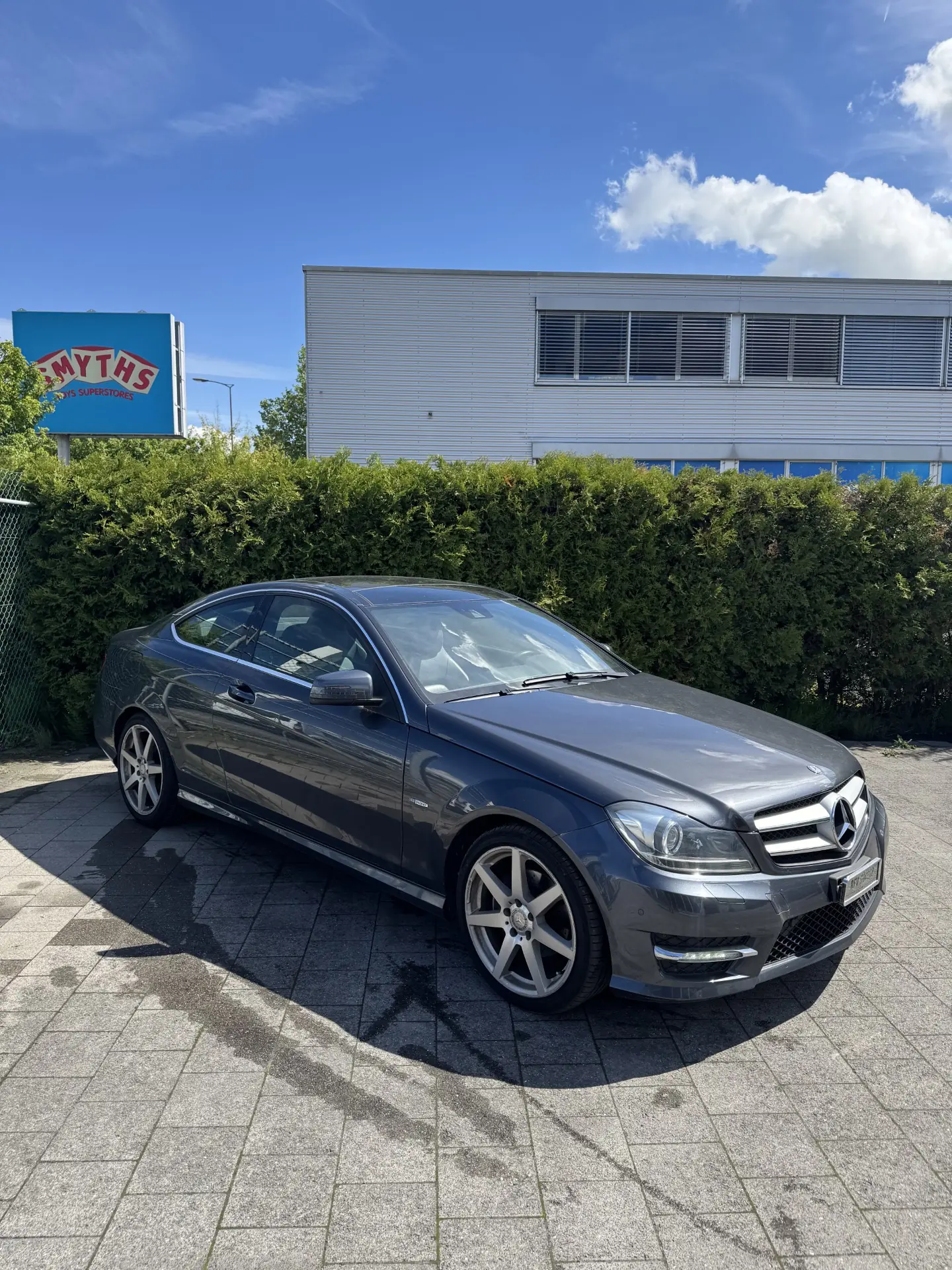 Mercedes-Benz C 250 BlueEF Coupé — Élégance sportive et motorisation efficace