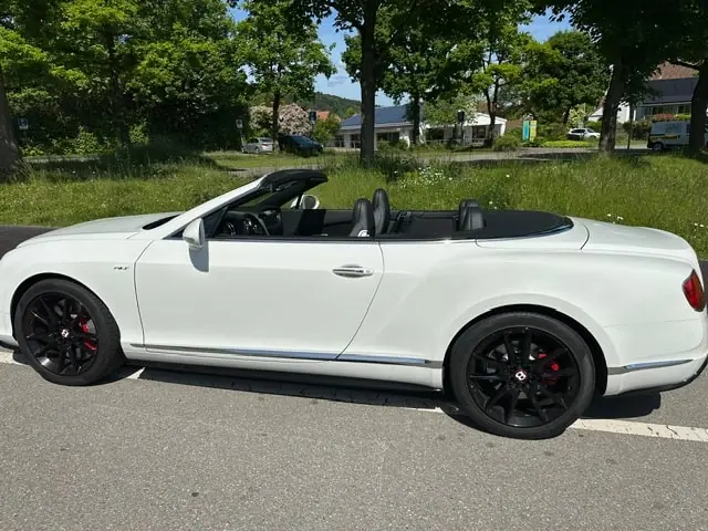 Bentley Continental 4.0 V8 S — Cabriolet luxe, 25'000 km, sans sinistre — vue extérieure