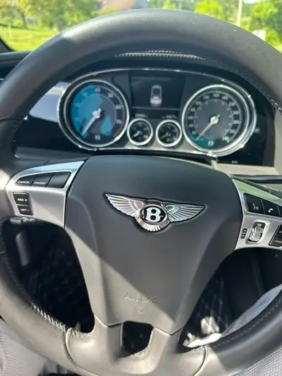 Bentley Continental 4.0 V8 S — Cabriolet luxe, 25'000 km, sans sinistre — Miniature 9
