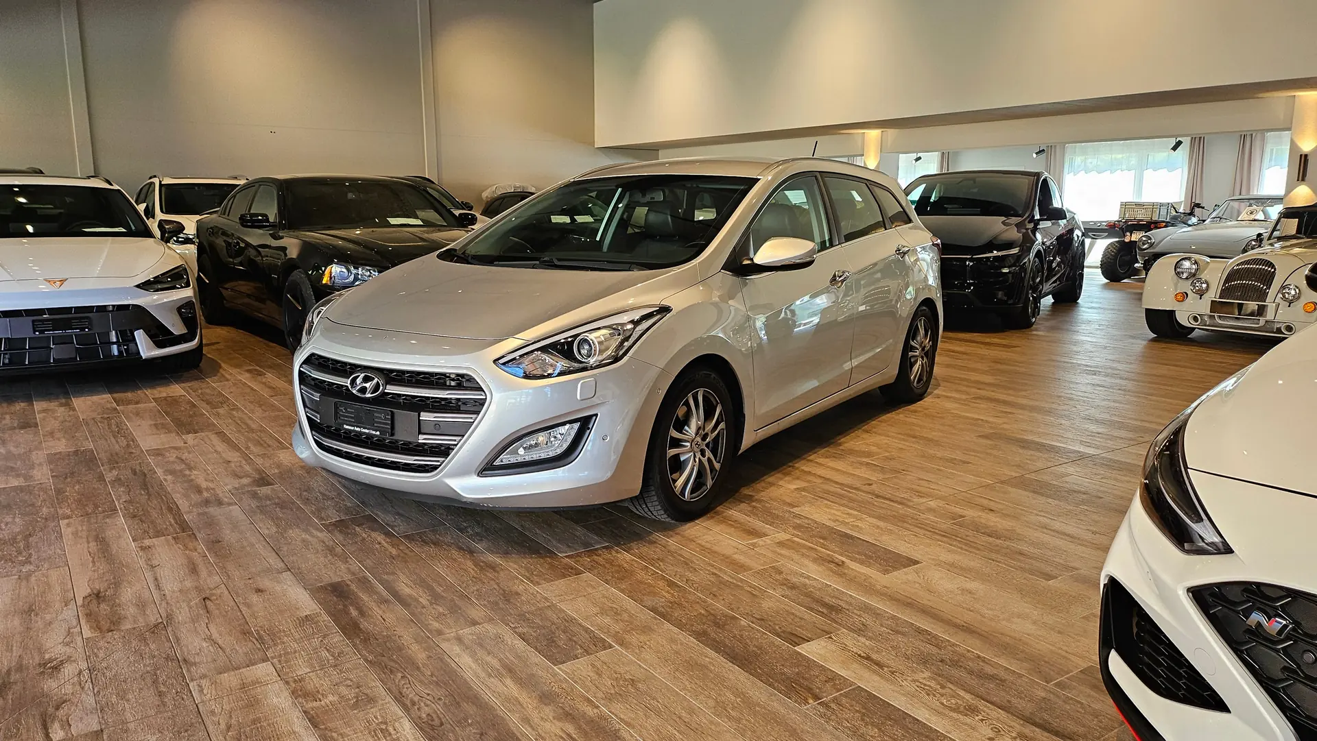 Hyundai i30 Wagon 1.6 CRDi — Monospace diesel robuste, 82'000 km, équipement premium