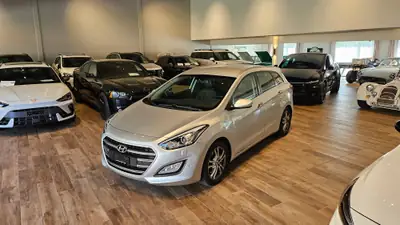 Hyundai i30 Wagon 1.6 CRDi — Monospace diesel robuste, 82'000 km, équipement premium — côté