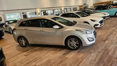 Hyundai i30 Wagon 1.6 CRDi — Monospace diesel robuste, 82'000 km, équipement premium — Miniature 7