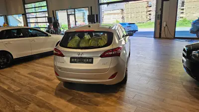 Hyundai i30 Wagon 1.6 CRDi — Monospace diesel robuste, 82'000 km, équipement premium — Miniature 11