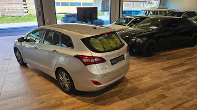 Hyundai i30 Wagon 1.6 CRDi — Monospace diesel robuste, 82'000 km, équipement premium — Miniature 14