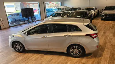 Hyundai i30 Wagon 1.6 CRDi — Monospace diesel robuste, 82'000 km, équipement premium — Miniature 16