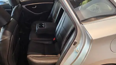 Hyundai i30 Wagon 1.6 CRDi — Monospace diesel robuste, 82'000 km, équipement premium — Miniature 22