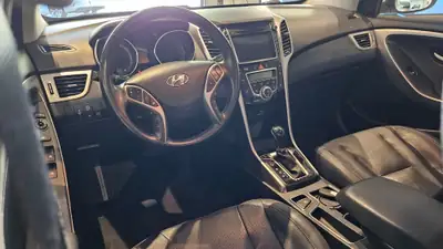 Hyundai i30 Wagon 1.6 CRDi — Monospace diesel robuste, 82'000 km, équipement premium — Miniature 23