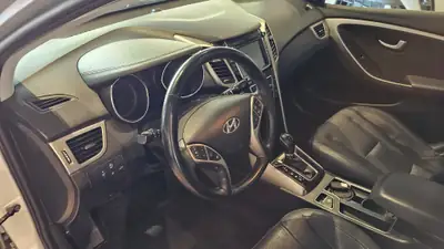 Hyundai i30 Wagon 1.6 CRDi — Monospace diesel robuste, 82'000 km, équipement premium — Miniature 25