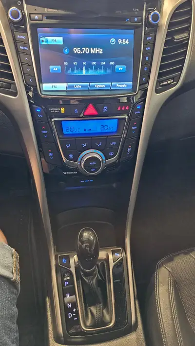 Hyundai i30 Wagon 1.6 CRDi — Monospace diesel robuste, 82'000 km, équipement premium — Miniature 28