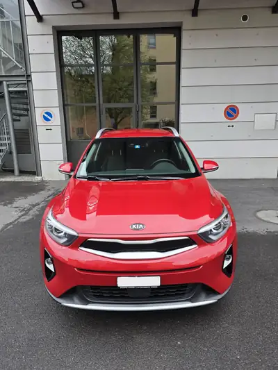 Kia Stonic 1.0 T-GDi — SUV compact dynamique, 35 000 km seulement — interior
