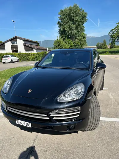 Porsche Cayenne 3.0 V6 TDI — SUV premium diesel, 195'000 km, sans sinistre — vue extérieure