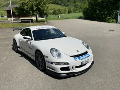 Porsche 911 3.6 GT3 RS 2008 — Le mythe des routes suisses, 414 ch de pur plaisir — Heckansicht
