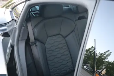 Audi e-tron GT quattro — Le Gran Turismo électrique haute performance — Miniature 12