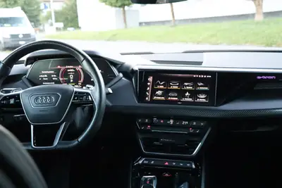 Audi e-tron GT quattro — Le Gran Turismo électrique haute performance — Miniature 15