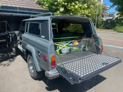 Jeep Cherokee 1982 — Légende tout-terrain avec 46 000 km, automata fiable — Miniatura 17