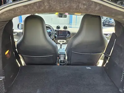 Smart Fortwo 0.9 — Citadine compacte, consommation ultra-économique — côté