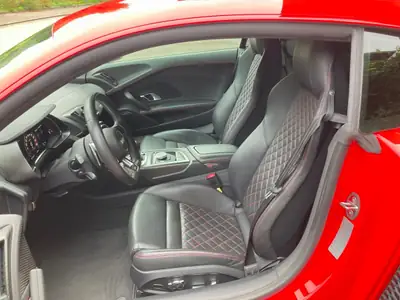 Audi R8 5.2 FSI V10 plus — Supercar allemande, 610 ch purs — cruscotto
