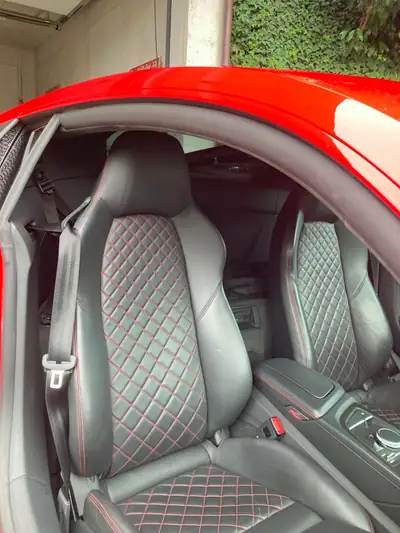 Audi R8 5.2 FSI V10 plus — Supercar allemande, 610 ch purs — Miniatura 8