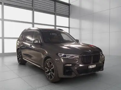 BMW X7 xDrive 40d — SUV 7 places premium, moteur hybride 48V, entretien à jour — rear view