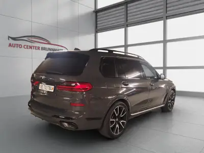 BMW X7 xDrive 40d — SUV 7 places premium, moteur hybride 48V, entretien à jour — detail