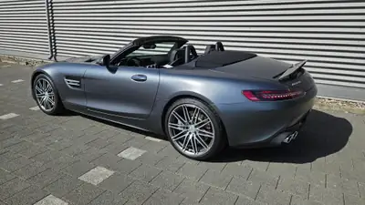 Mercedes-AMG GT Cabriolet — Roadster haute performance, 19 320 km, finition Mattlack — Miniature 9