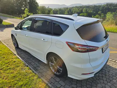 Ford S-MAX 2.0 TDCi ST-Line AWD — Monospace 7 places, traction intégrale, moteur diesel — intérieur
