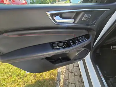 Ford S-MAX 2.0 TDCi ST-Line AWD — Monospace 7 places, traction intégrale, moteur diesel — Miniature 9