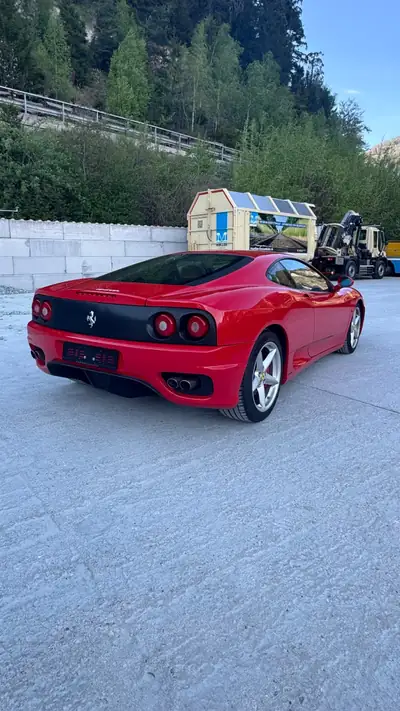 Ferrari F360 Modena F1 2004 — Légendaire V8 sportif, 51'200 km seulement — interni