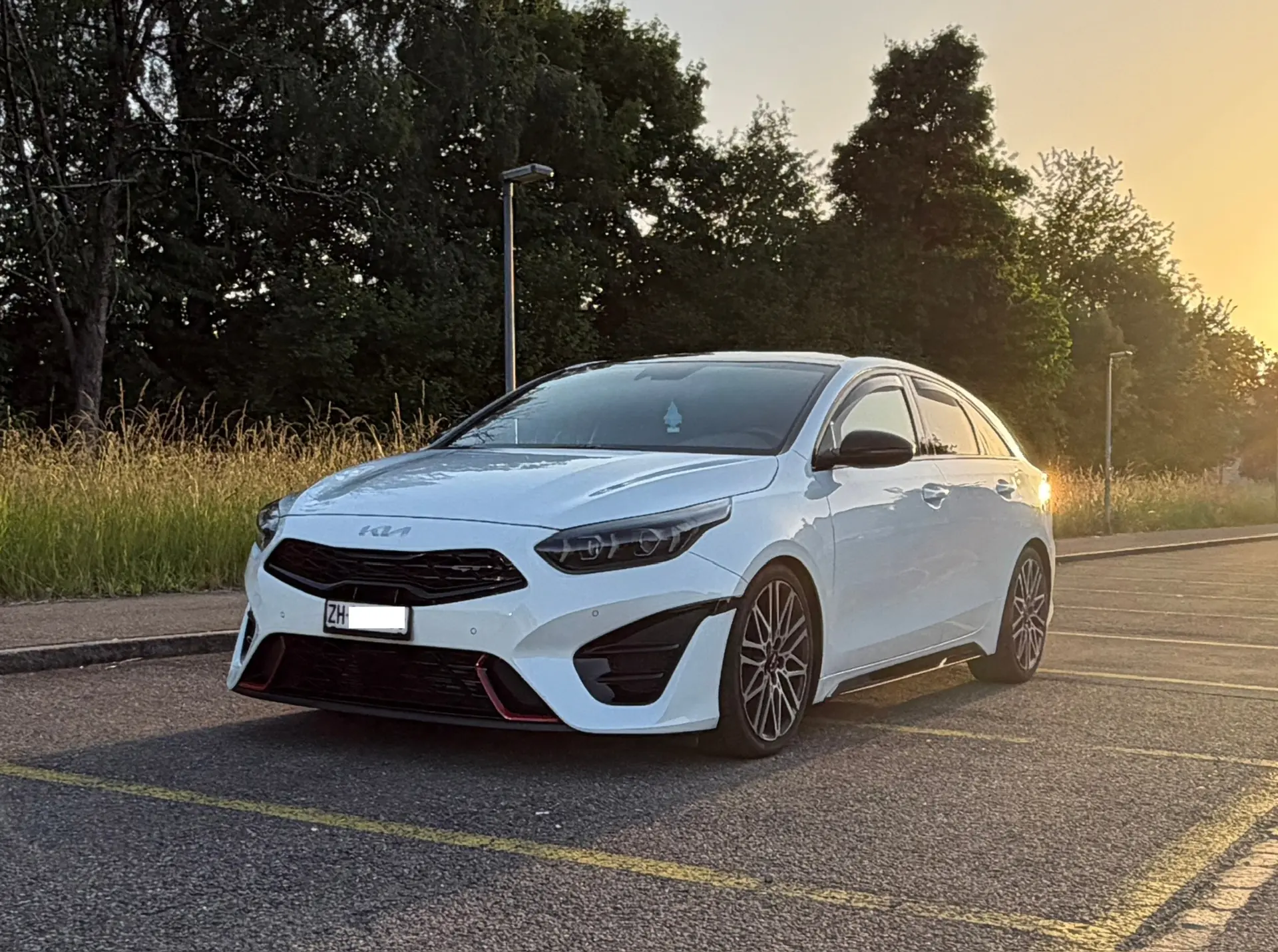 Kia ProCeed 1.6 T-GDi GT 2023 — Coupé sportif abaissé, 204 ch et consommation maîtrisée — Außenansicht