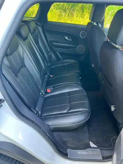 Land Rover Range Rover Evoque 2.0 TD4 SE — SUV compact diesel, 150'000 km, sans sinistre — tableau de bord