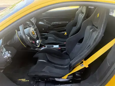 Ferrari 488 Pista — Supercars 720 ch, Giallo Triplo Strato, Suivi Ferrari Complet — Innenraum