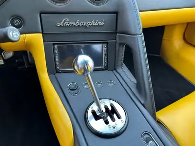 Lamborghini Murciélago LP640-4 Coupé — Supercar V12 Mythique, 39'700 km — Miniatura 12