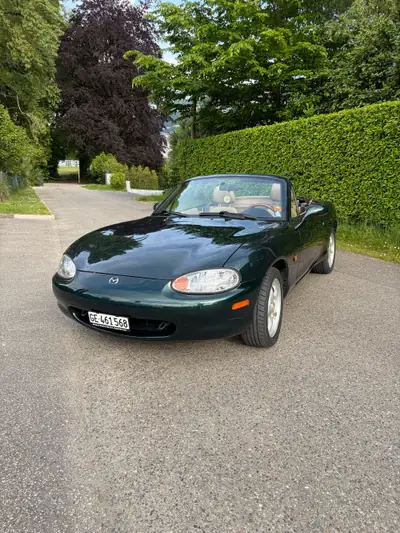 Mazda MX-5 1.6i Youngster — Roadster iconique, 46'000 km, vert élégant — vue extérieure