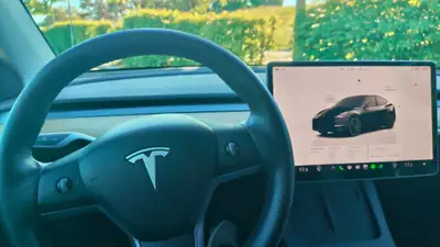 Tesla Model Y Performance D 2022 — Électrique haute performance, 26 800 km seulement — Thumbnail 12