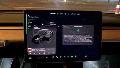 Tesla Model Y Performance D 2022 — Électrique haute performance, 26 800 km seulement — Thumbnail 16