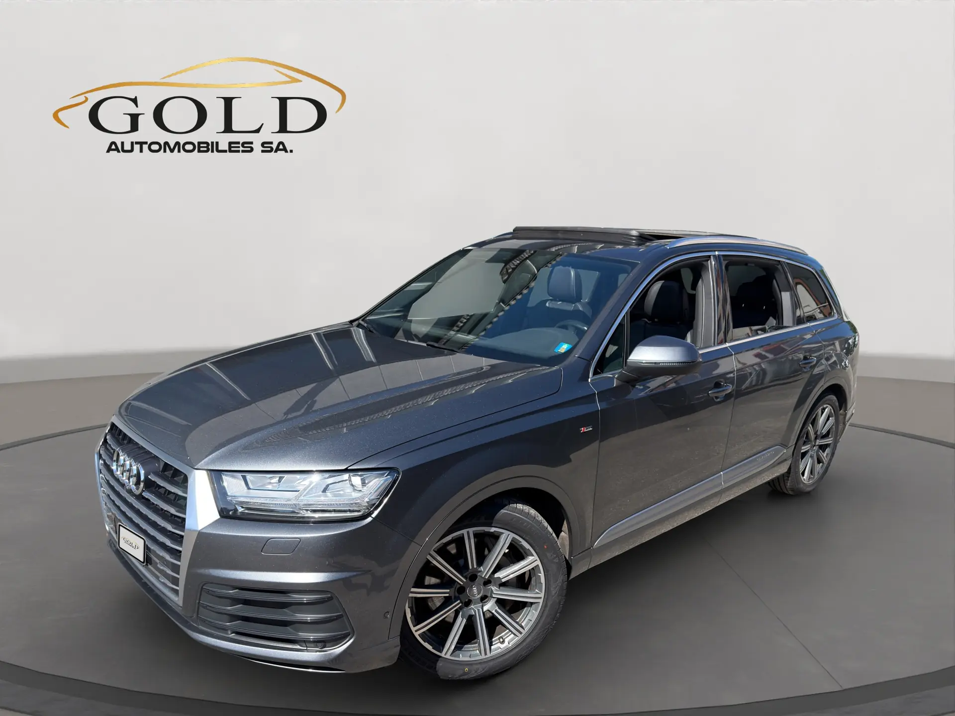 Audi Q7 3.0 TDI S-Line Quattro — SUV 7 places robuste, motorisation performante — Außenansicht