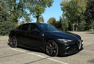 Alfa Romeo Giulia 2.9 V6 Biturbo Quadrifoglio — 510 ch, prestige italien sans compromis — arrière