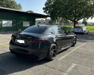 Alfa Romeo Giulia 2.9 V6 Biturbo Quadrifoglio — 510 ch, prestige italien sans compromis — détail