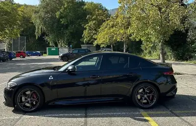 Alfa Romeo Giulia 2.9 V6 Biturbo Quadrifoglio — 510 ch, prestige italien sans compromis — intérieur