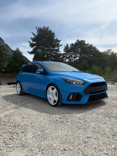 Ford Focus RS 2.3 EcoBoost — 350 ch, coupé sportif haute performance — vista esterna