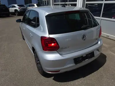 VW Polo 1.2 TSI — Citadine dynamique, entretien frais et rückfahrkamera — side view