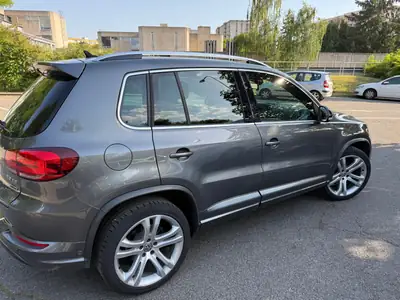 VW Tiguan 2.0 TDI Cityscape 4Motion — SUV polyvalent, toit panoramique, full équipé — vista posteriore